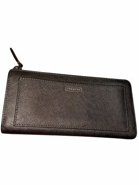 COACH Silver Grey Large Zippered Cross Grain Leather Women’s Wallet